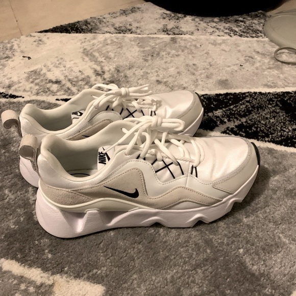 Nikes for women (new) - Picture 1 of 5